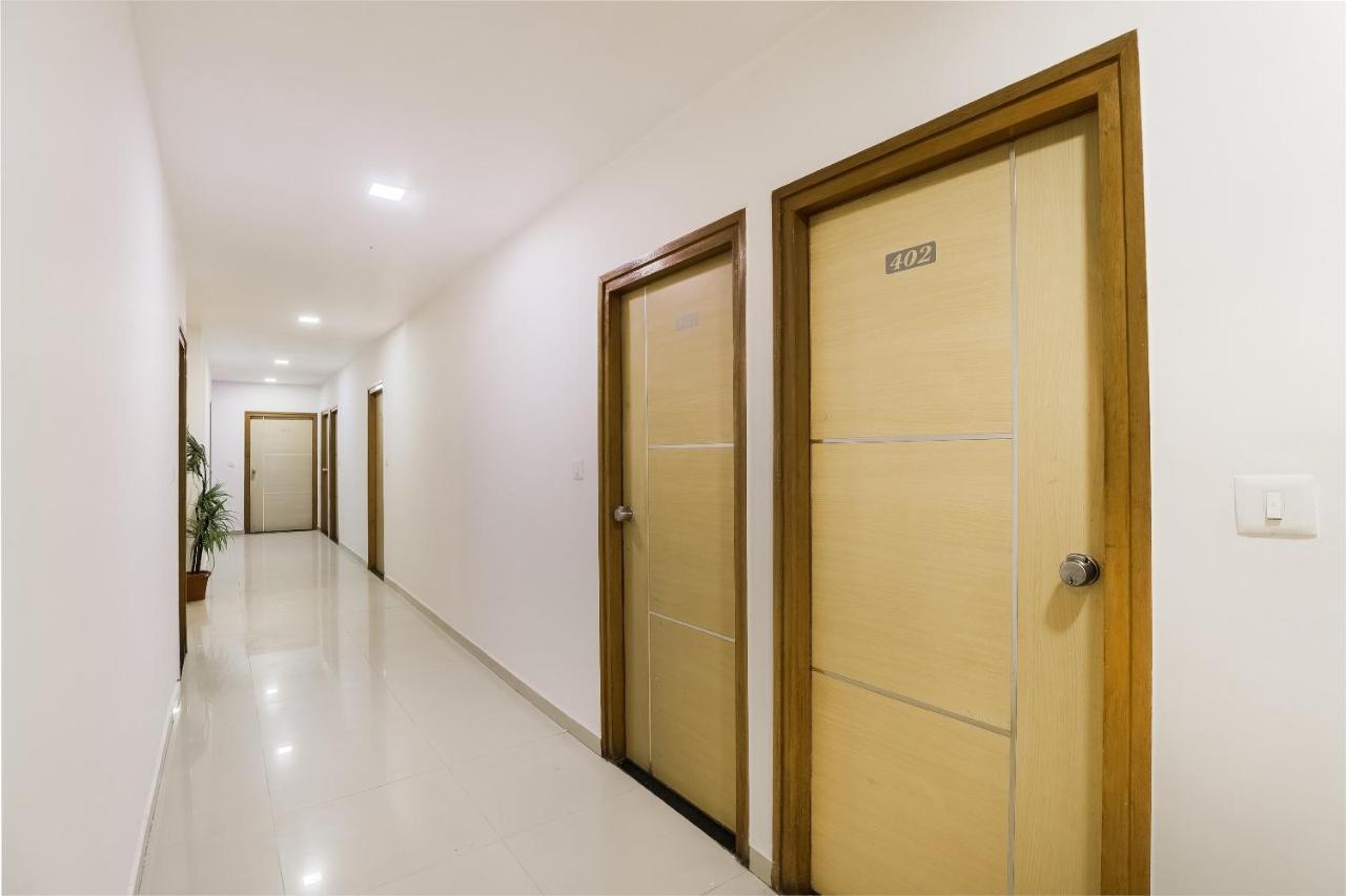 Oyo Hotel D Veeray Ahmadabad Zewnętrze zdjęcie