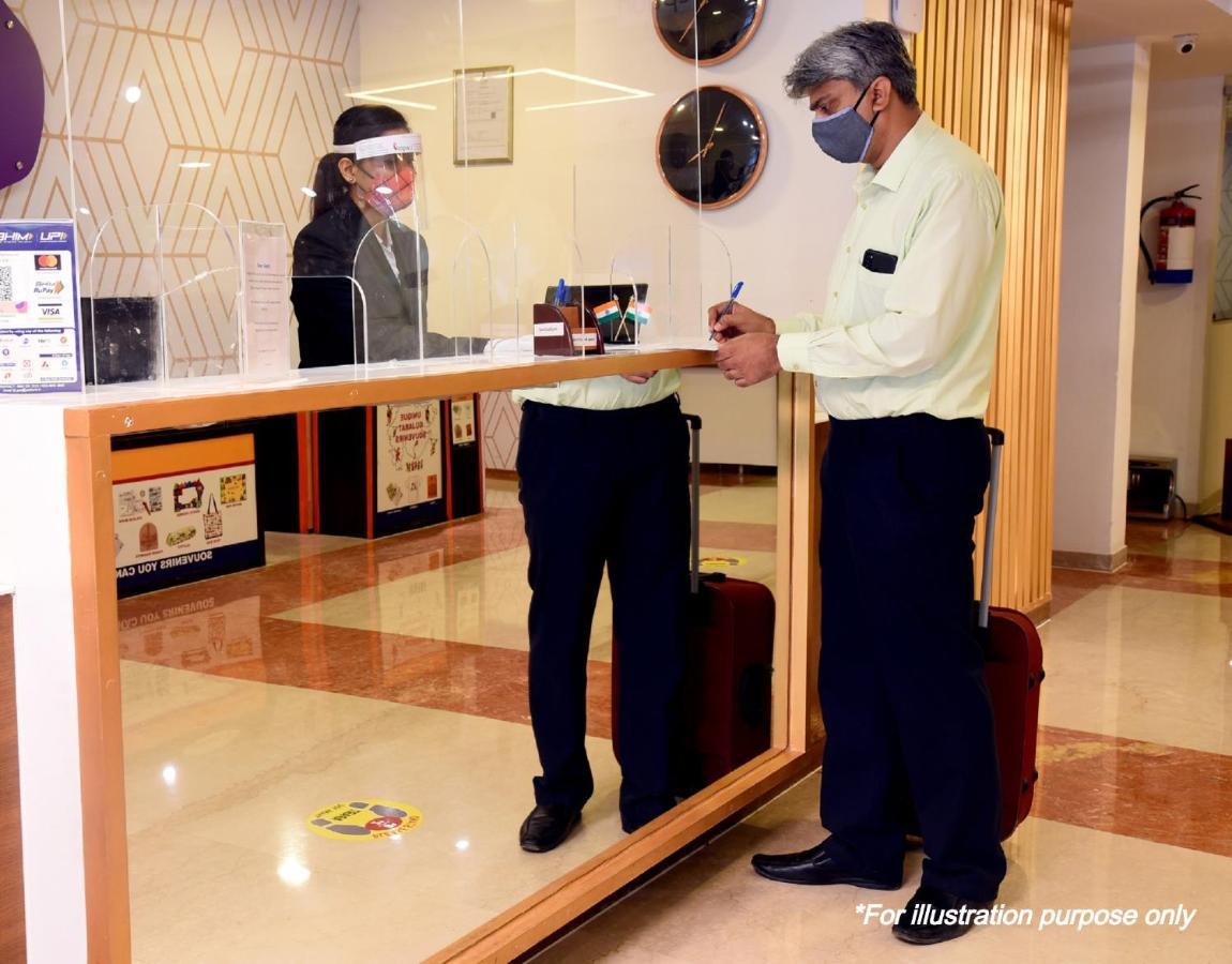 Oyo Hotel D Veeray Ahmadabad Zewnętrze zdjęcie