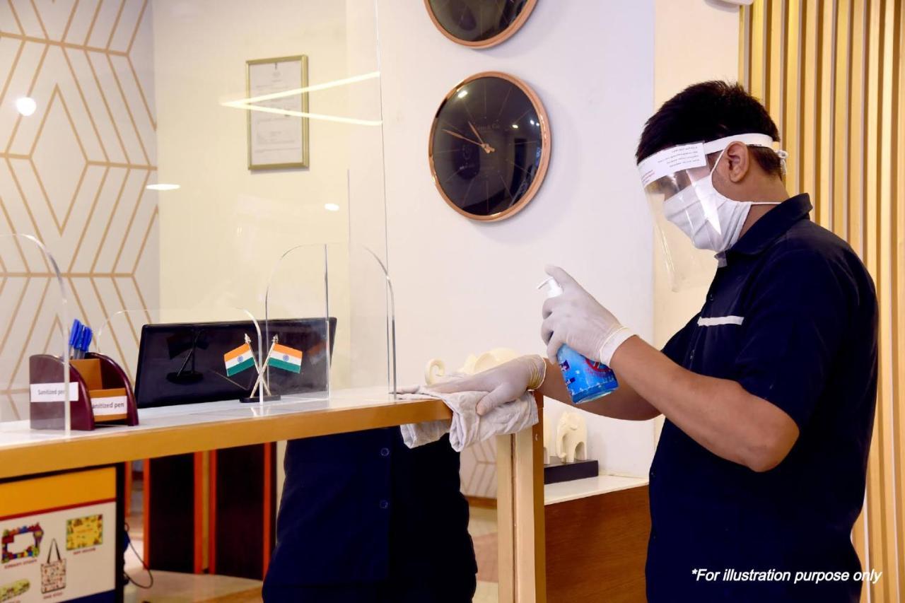Oyo Hotel D Veeray Ahmadabad Zewnętrze zdjęcie